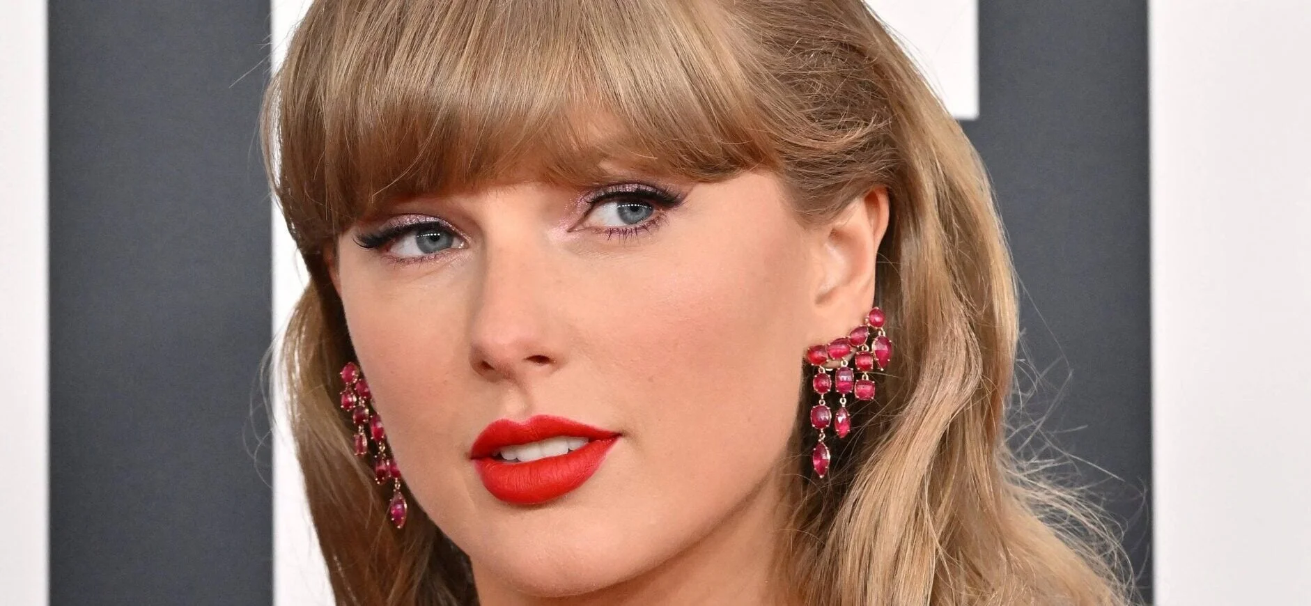Taylor Swift Wedding Guest Forced To Defend Controversial Dress
