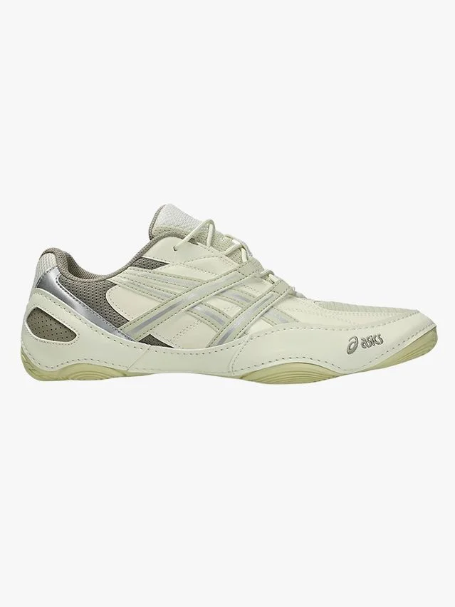 Image may contain Clothing Footwear Shoe Sneaker and Running Shoe