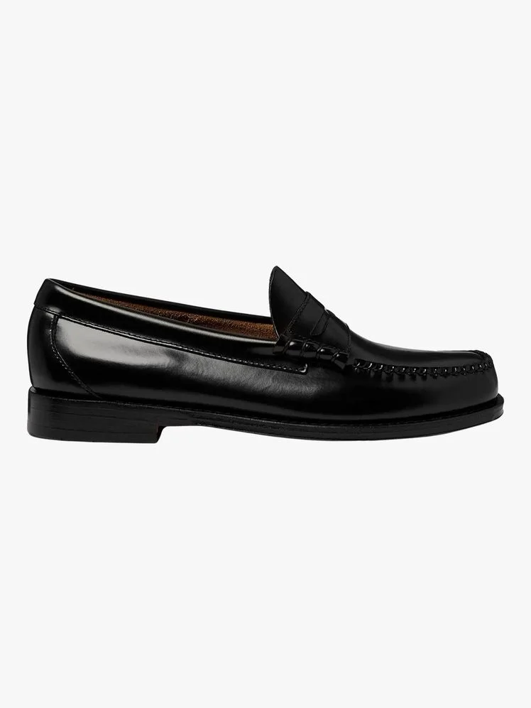 Image may contain Clothing Footwear Shoe and Sneaker