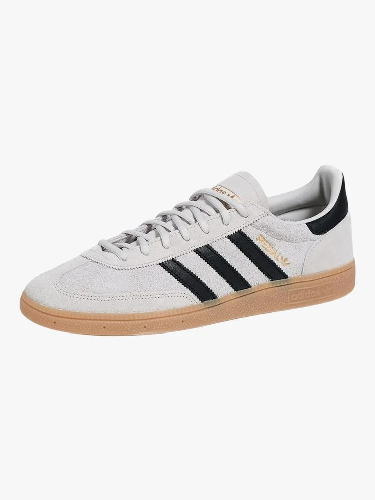 Image may contain Clothing Footwear Shoe Sneaker and Canvas