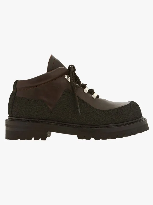 Image may contain Clothing Footwear Shoe and Sneaker