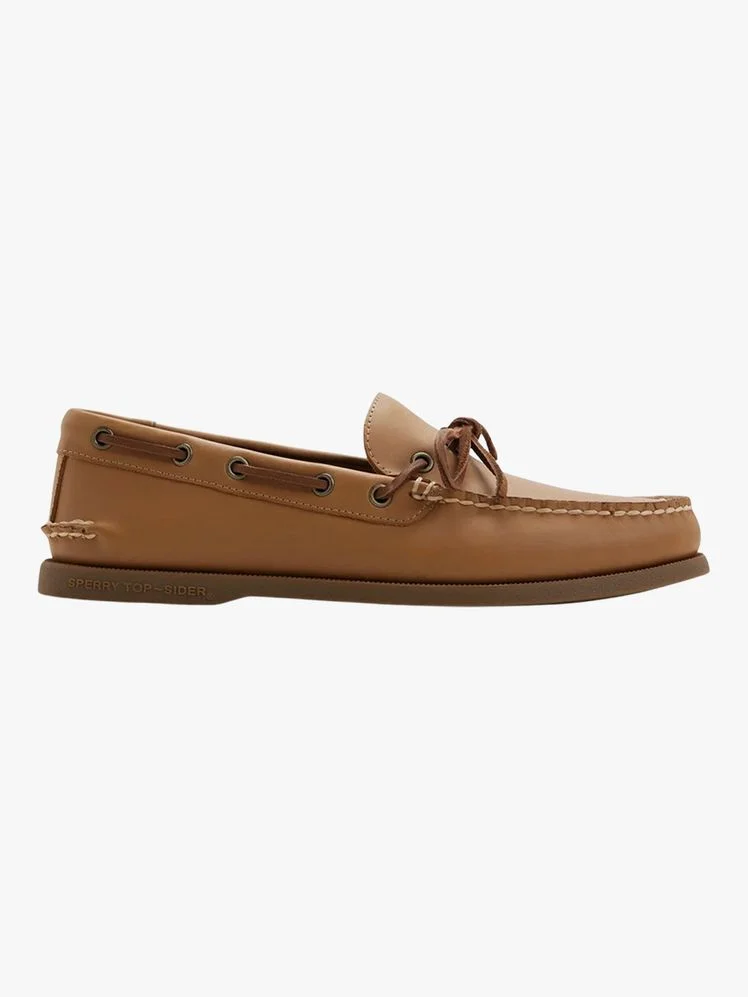 Image may contain Clothing Footwear Shoe and Sneaker