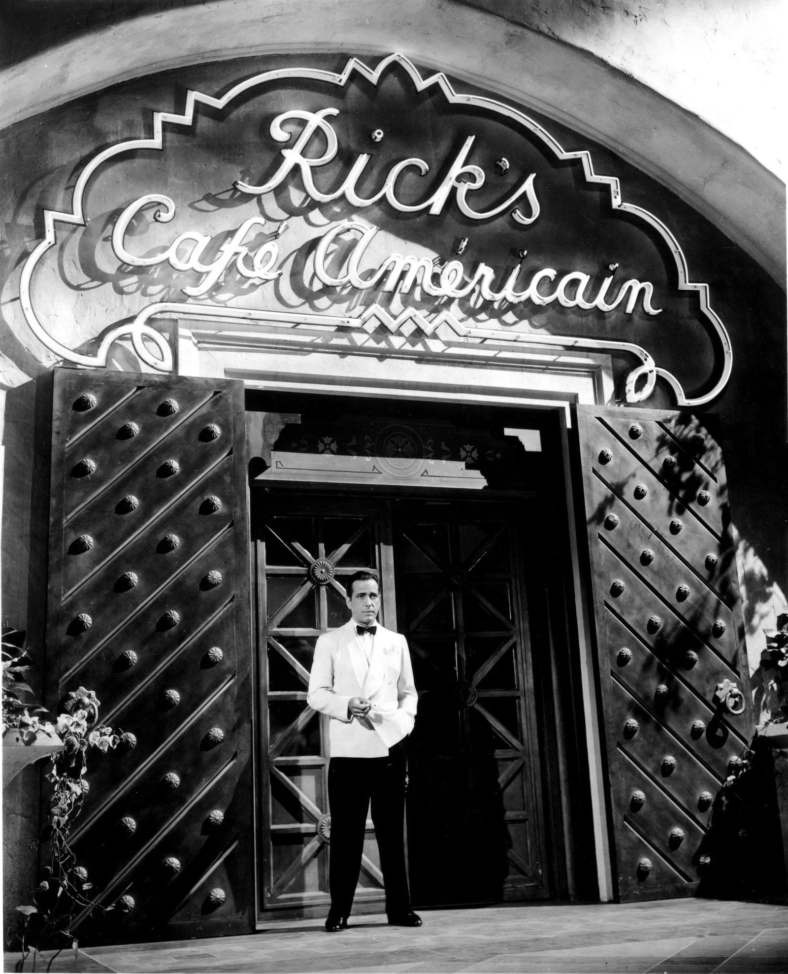 Humphrey Bogart in ‘Casablanca one of the best Rotten Tomatoes movies