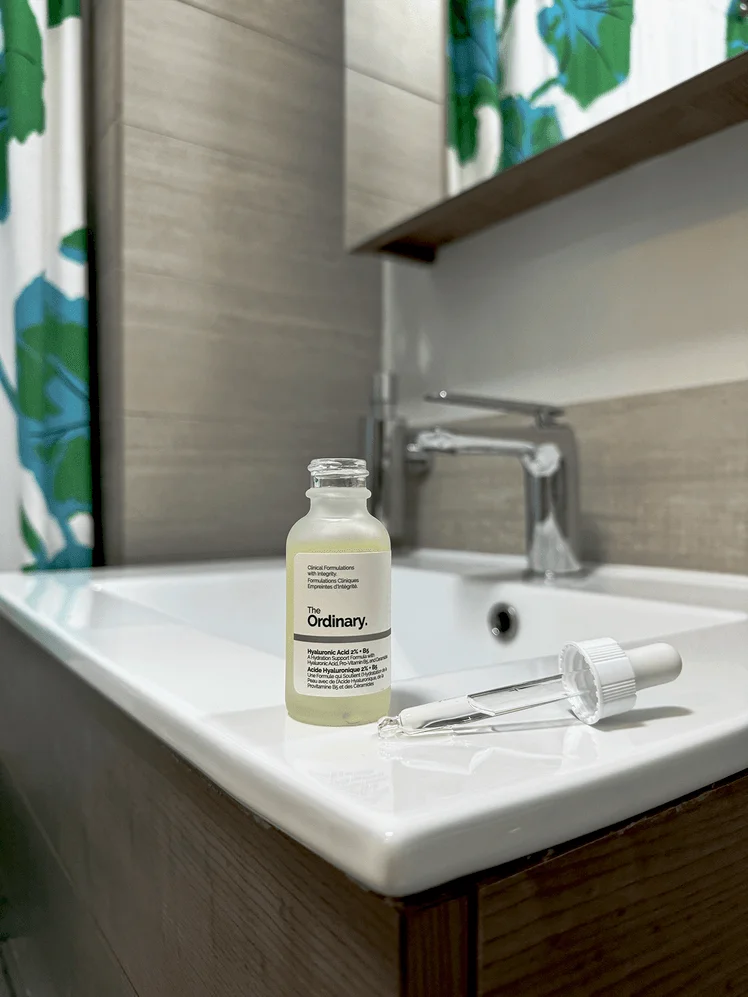 Hyaluronic Acid 2% + B5 (with Ceramides)