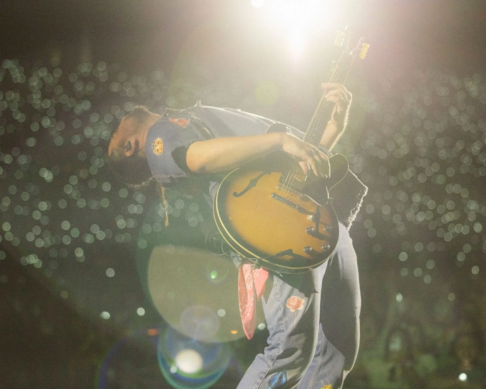Noah Kahan Sold Out the Rose Bowl and a Good Sad Time Was Had by All