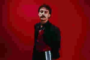 Antony Szmierek offers up new track ‘Seminal’ featuring Los Bitchos’ Serra Petale
