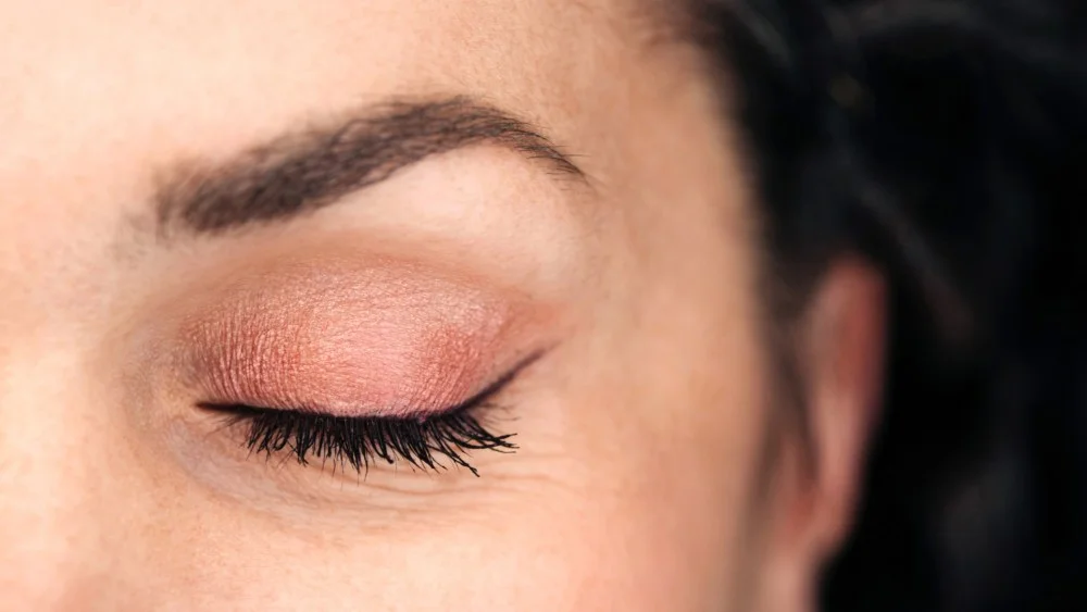 A Masterclass in Eyeliner: Experts Share Tips for Women Over 40