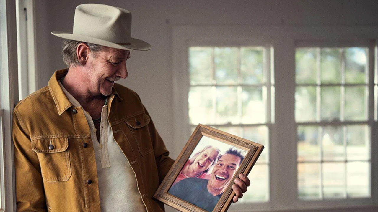 image of Ty Pennington's mom lives with him.