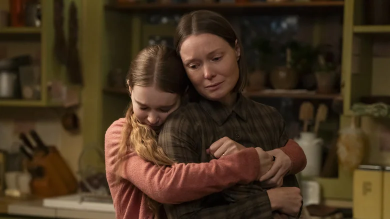 Carrie hugs Margaret in Carrie (2026)