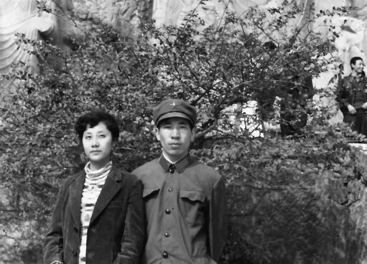 Yan Lianke with his wife, Zhai Lisha, at the Longmen Grottoes near Luoyang, 1984.